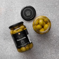 Manzanilla oliven med sten