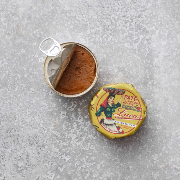 Spicy sardinpat med strejf af tomat